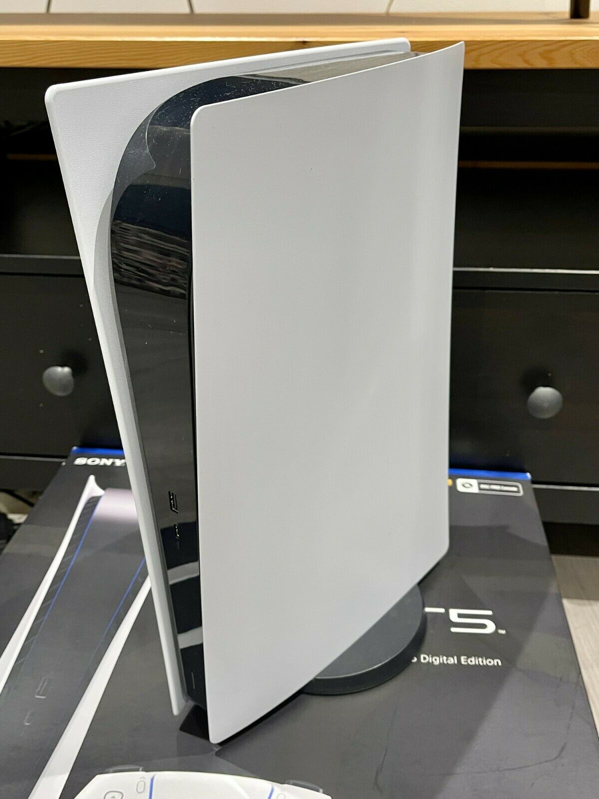 SONY PLAYSTATION 5 PS5 DIGITAL EDITION CONSOLE - WHITE 825GB