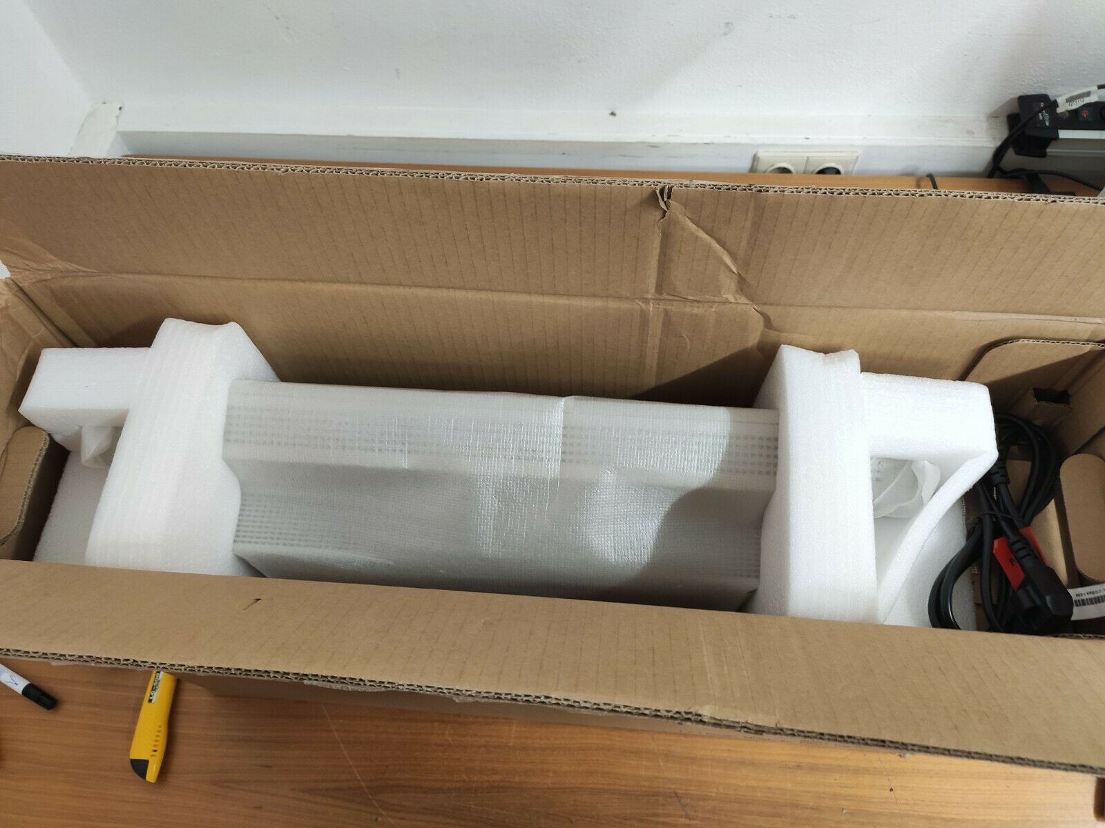 Sony LMD-2451MD (LMD2451MD) 4905524650792