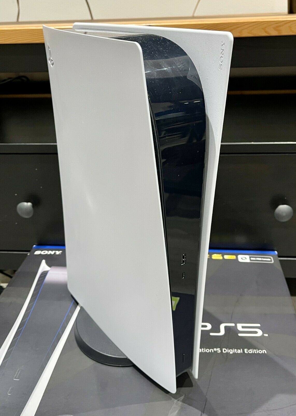 SONY PLAYSTATION 5 PS5 DIGITAL EDITION CONSOLE - WHITE 825GB